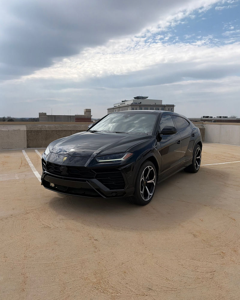 Lamborghini Urus for rent in Miami