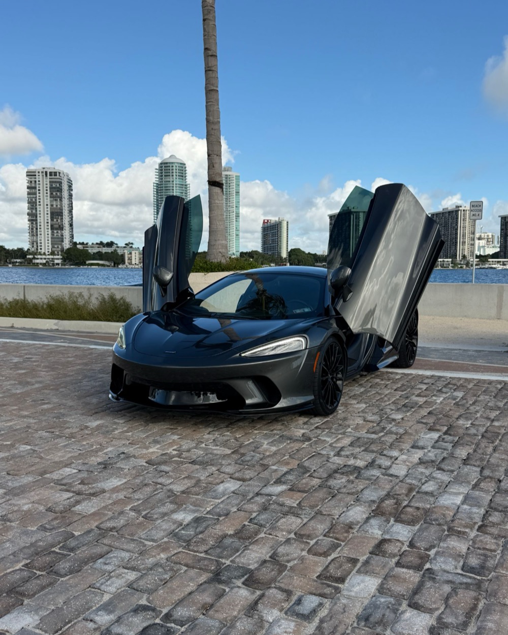 McLaren GT for rent in Miami